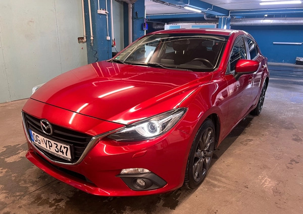 Mazda 3 cena 53990 przebieg: 106116, rok produkcji 2017 z Rumia małe 704